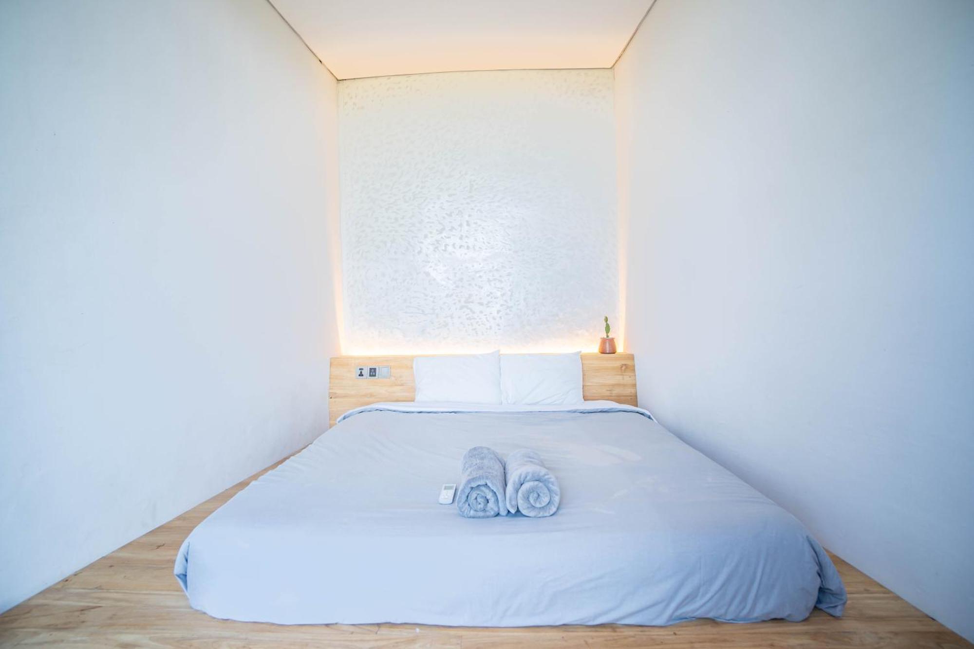 Bong Hostel Nusa Lembongan Esterno foto