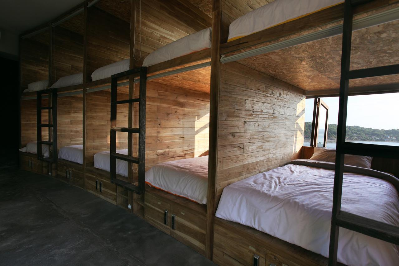 Bong Hostel Nusa Lembongan Esterno foto
