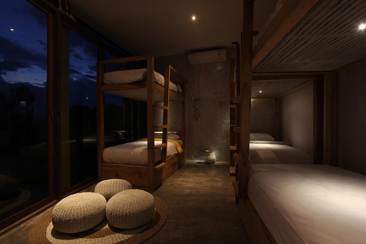 Bong Hostel Nusa Lembongan Esterno foto