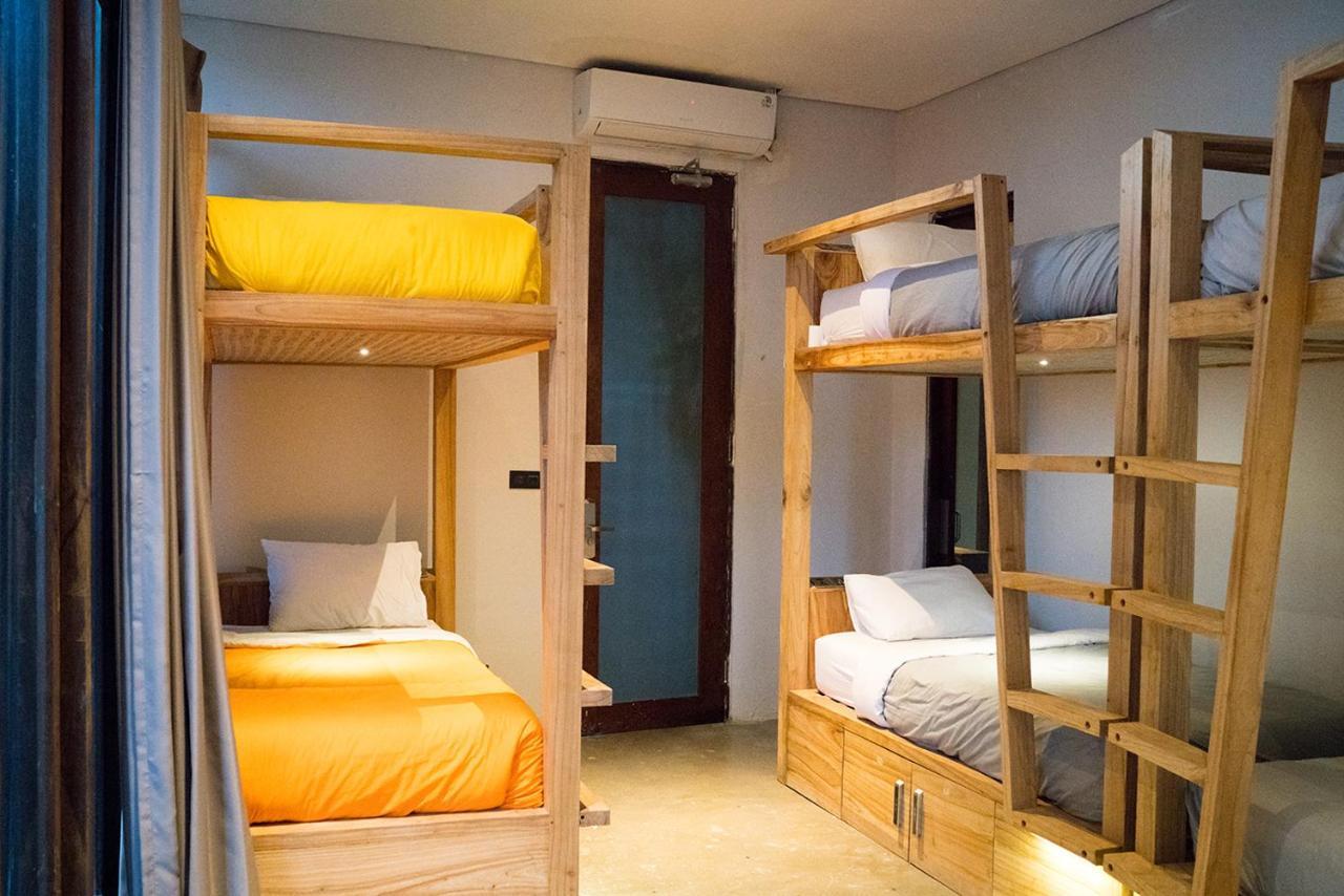 Bong Hostel Nusa Lembongan Esterno foto