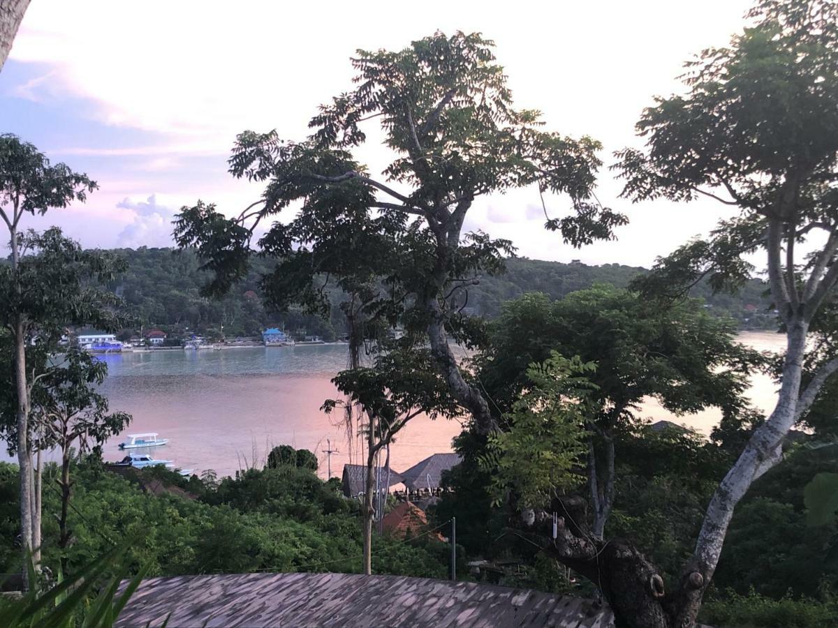 Bong Hostel Nusa Lembongan Esterno foto